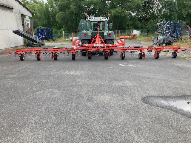 Kuhn Heuwender GF 10803 - Faneuse: photos 1 Kuhn Heuwender GF 10803 - Faneuse: photos 1