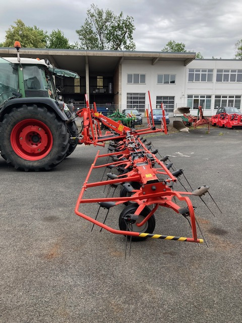 Kuhn Heuwender GF 10803 - Faneuse: photos 2 Kuhn Heuwender GF 10803 - Faneuse: photos 2