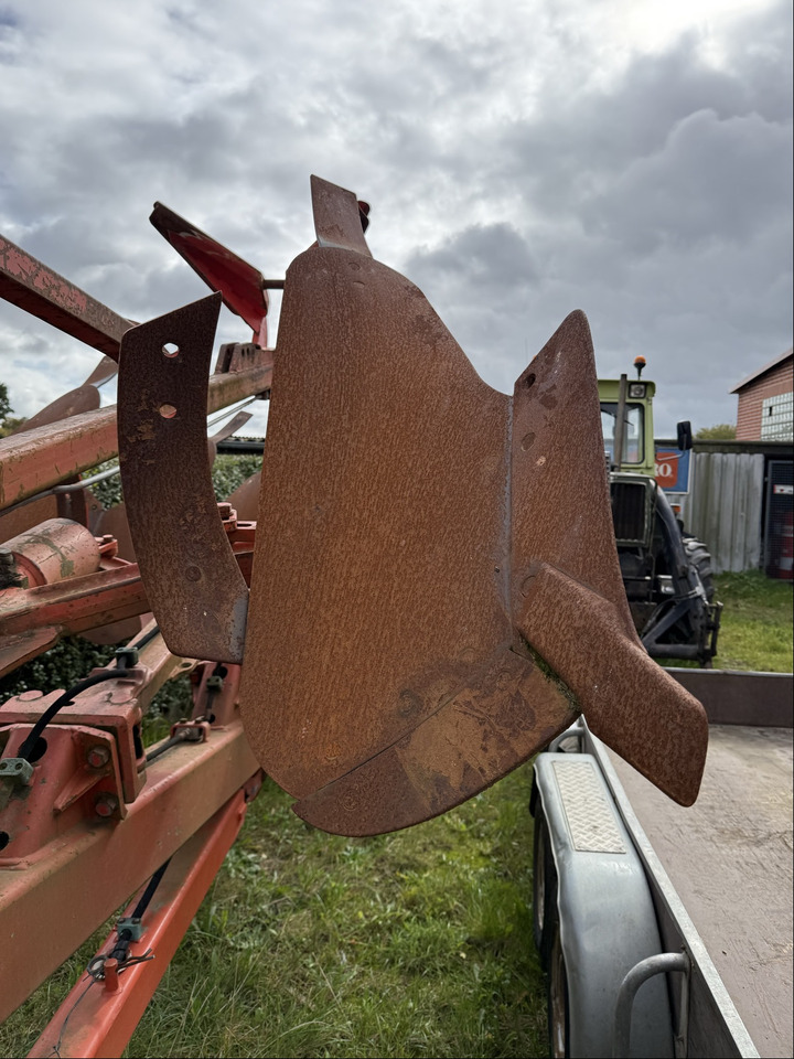 Kuhn Volldrehpflug - Charrue: photos 3 Kuhn Volldrehpflug - Charrue: photos 3