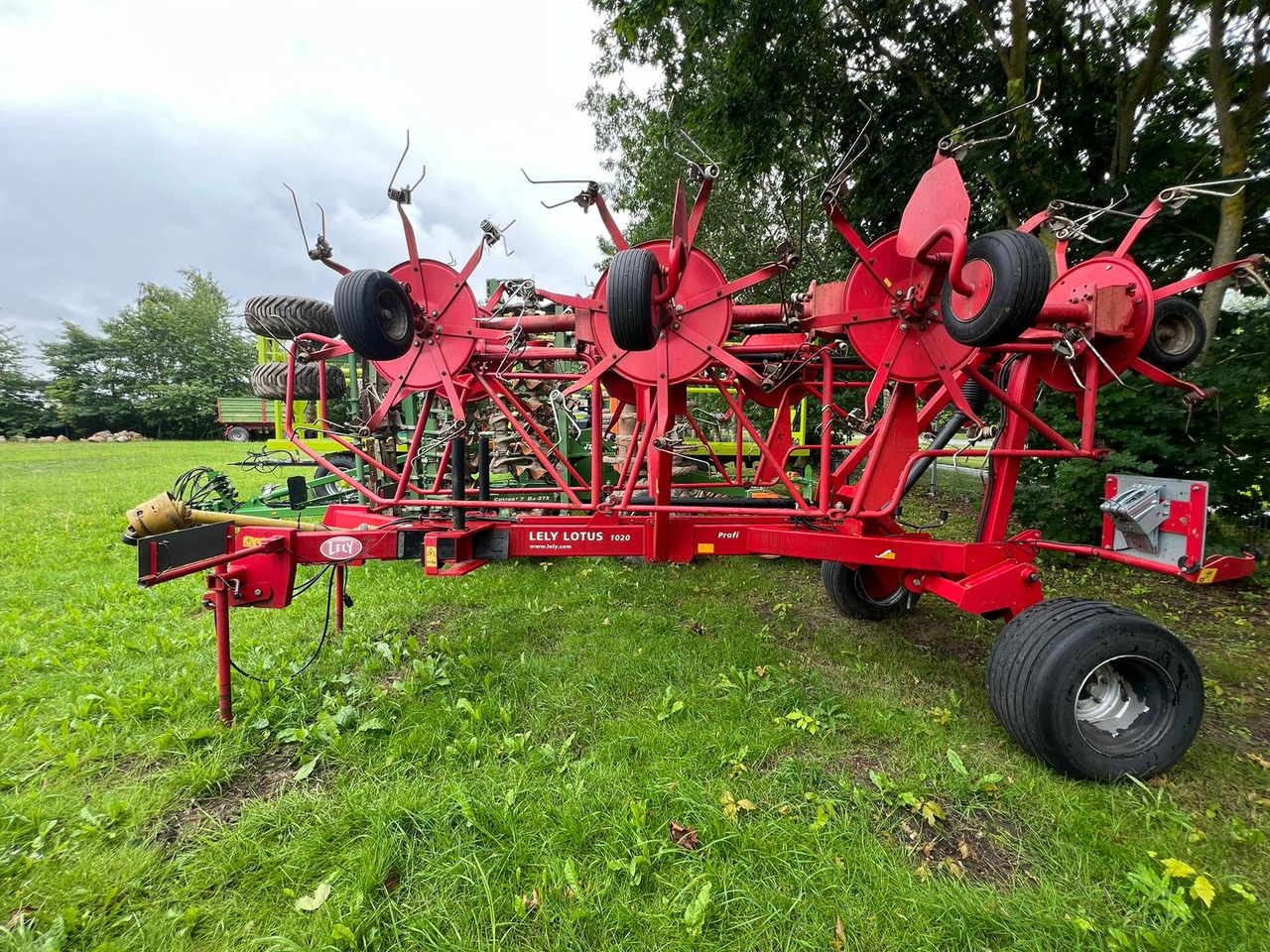 Lely Heuwender 1020 T - Faneuse: photos 4 Lely Heuwender 1020 T - Faneuse: photos 4