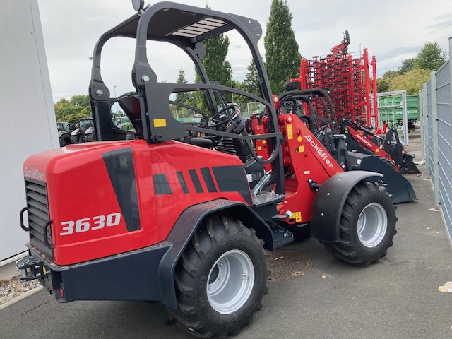 Schäffer Hoflader Typ 3630 - Chargeuse sur pneus: photos 2 Schäffer Hoflader Typ 3630 - Chargeuse sur pneus: photos 2