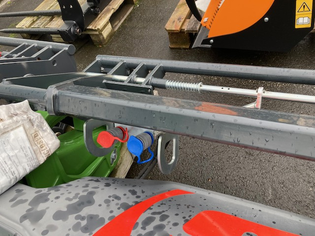 Stoll Frontlader Profil. FZ 46-33.1 - Chargeur frontal pour tracteur: photos 2 Stoll Frontlader Profil. FZ 46-33.1 - Chargeur frontal pour tracteur: photos 2