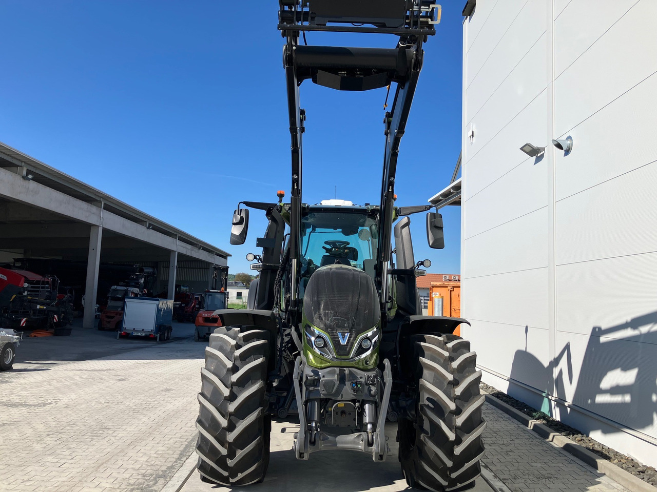 Valtra Q 285 - Tracteur agricole: photos 5 Valtra Q 285 - Tracteur agricole: photos 5
