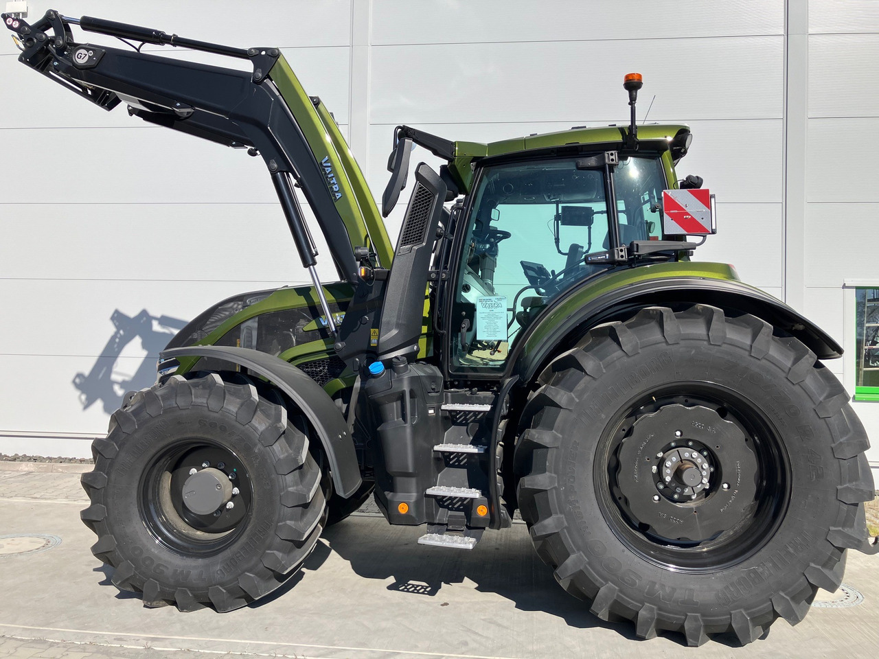 Valtra Q 285 - Tracteur agricole: photos 1 Valtra Q 285 - Tracteur agricole: photos 1