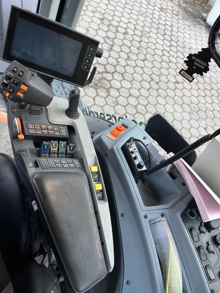 Valtra T214 Direct TwinTrac - Tracteur agricole: photos 3 Valtra T214 Direct TwinTrac - Tracteur agricole: photos 3