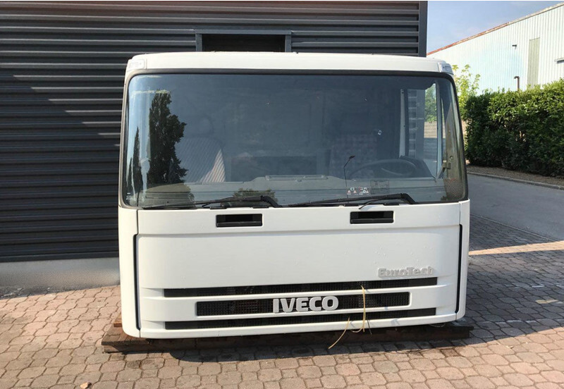 Iveco Eurotech - Eurotrakker Euro 3 - Cabine et intérieur pour Camion: photos 2 Iveco Eurotech - Eurotrakker Euro 3 - Cabine et intérieur pour Camion: photos 2