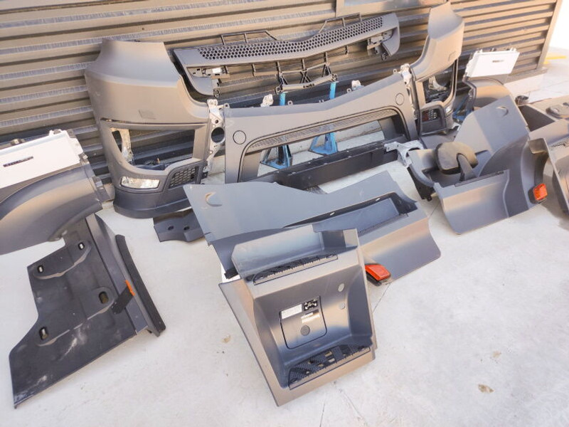 Mercedes-Benz ACTROS AROCS ANTOS MP4 EURO 5 EURO 6 - Pare-chocs pour Camion: photos 1 Mercedes-Benz ACTROS AROCS ANTOS MP4 EURO 5 EURO 6 - Pare-chocs pour Camion: photos 1