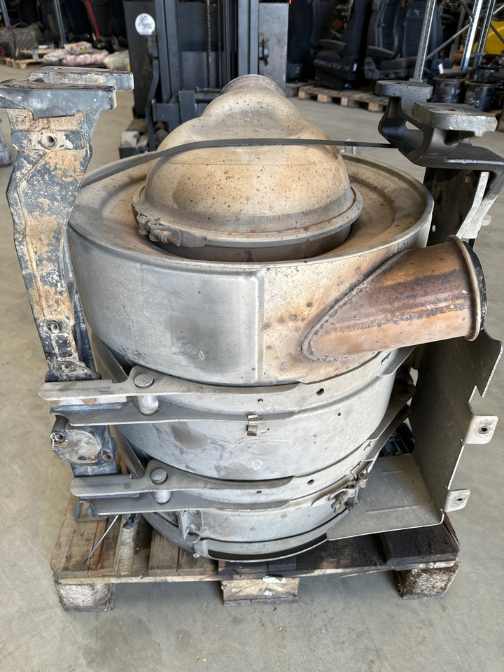 1944879 EXCHAUST/ SILENCER - Système d'échappement pour Camion: photos 1 1944879 EXCHAUST/ SILENCER - Système d'échappement pour Camion: photos 1