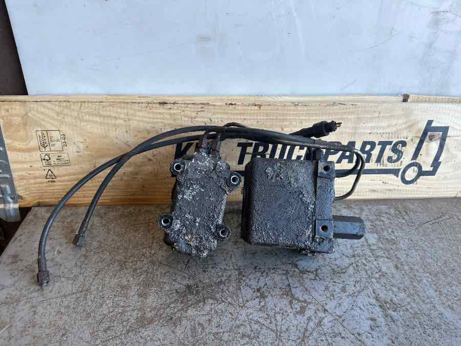 MAN CAB TILT PUMP 85.41723-6019 + 85.41723-6022 - Cabine et intérieur pour Camion: photos 2 MAN CAB TILT PUMP 85.41723-6019 + 85.41723-6022 - Cabine et intérieur pour Camion: photos 2