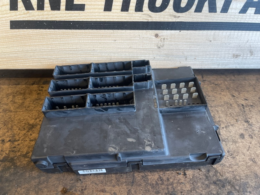 MAN ECU ZBR2 81.25806-7103 - Système électrique pour Camion: photos 1 MAN ECU ZBR2 81.25806-7103 - Système électrique pour Camion: photos 1