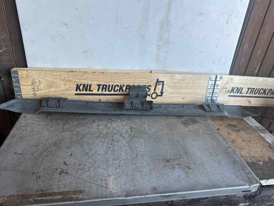 MAN TRIM COVER 81.41685-0052 - Carrosserie et extérieur pour Camion: photos 1 MAN TRIM COVER 81.41685-0052 - Carrosserie et extérieur pour Camion: photos 1