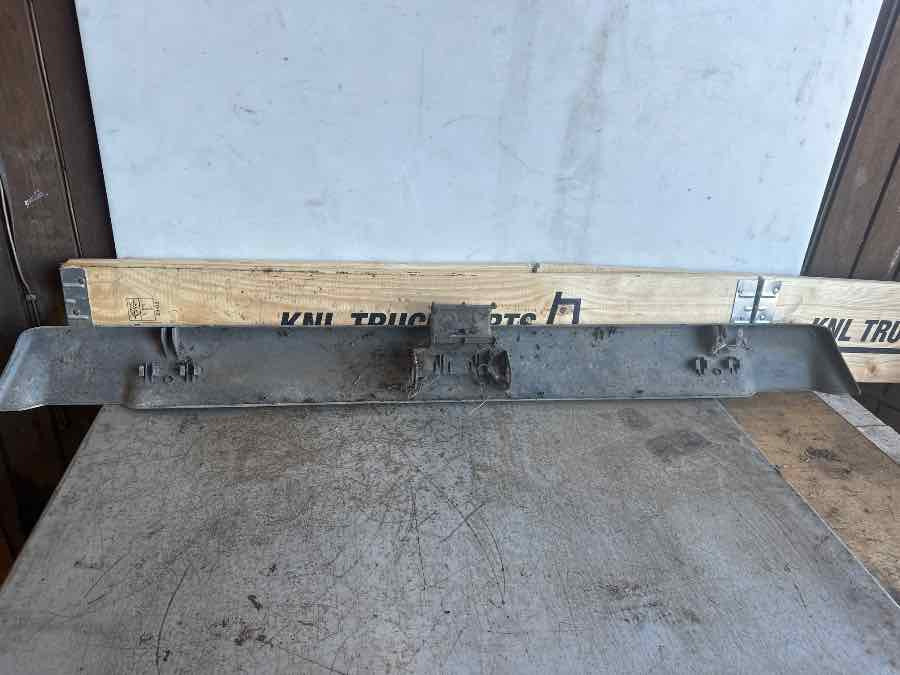 MAN TRIM COVER 81.41685-0123 - Carrosserie et extérieur pour Camion: photos 1 MAN TRIM COVER 81.41685-0123 - Carrosserie et extérieur pour Camion: photos 1