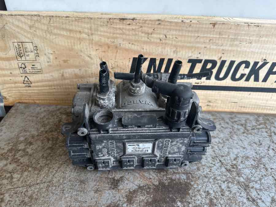 MAN VALVE EBS 81.52106-6072 - Valve de frein pour Camion: photos 1 MAN VALVE EBS 81.52106-6072 - Valve de frein pour Camion: photos 1