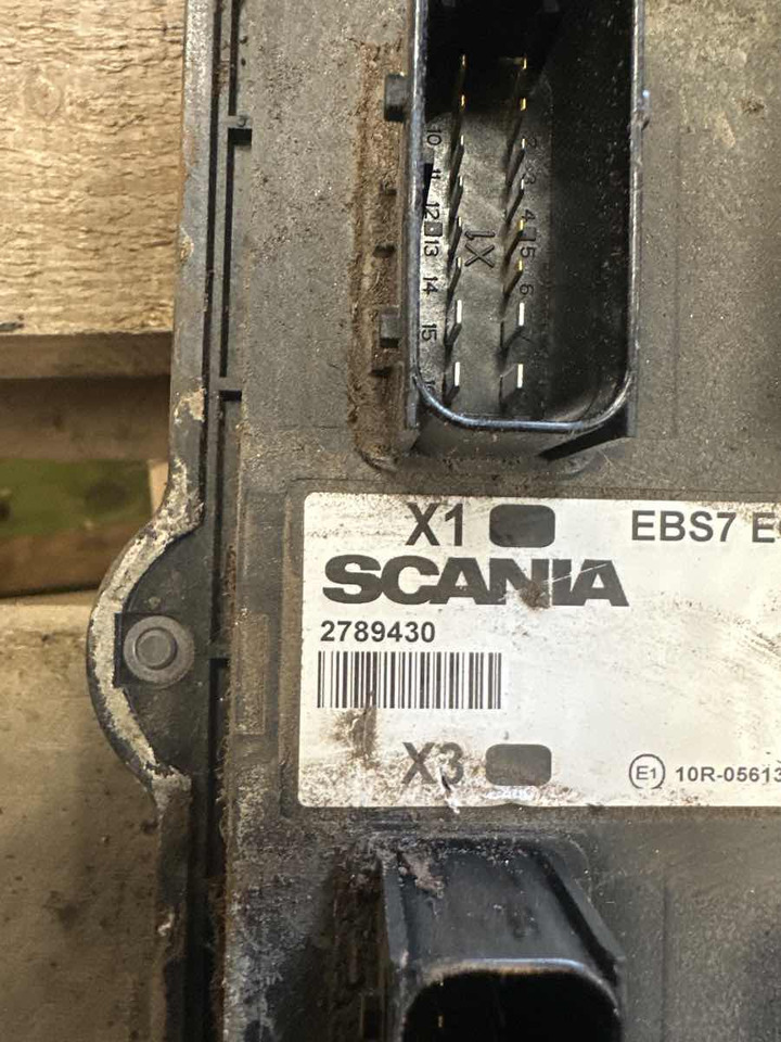 SCANIA ECU BMS 2789430 - Système électrique pour Camion: photos 2 SCANIA ECU BMS 2789430 - Système électrique pour Camion: photos 2