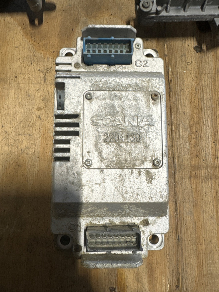 SCANIA ECU IGNITION 2204139 - Système électrique pour Camion: photos 1 SCANIA ECU IGNITION 2204139 - Système électrique pour Camion: photos 1