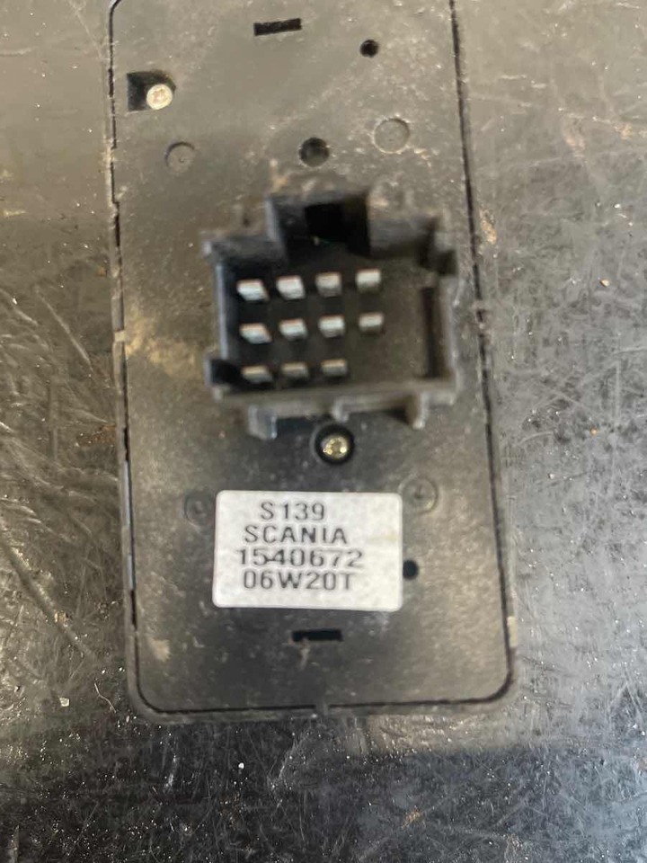 SCANIA ECU LIGHT 1540672 - Système électrique pour Camion: photos 2 SCANIA ECU LIGHT 1540672 - Système électrique pour Camion: photos 2