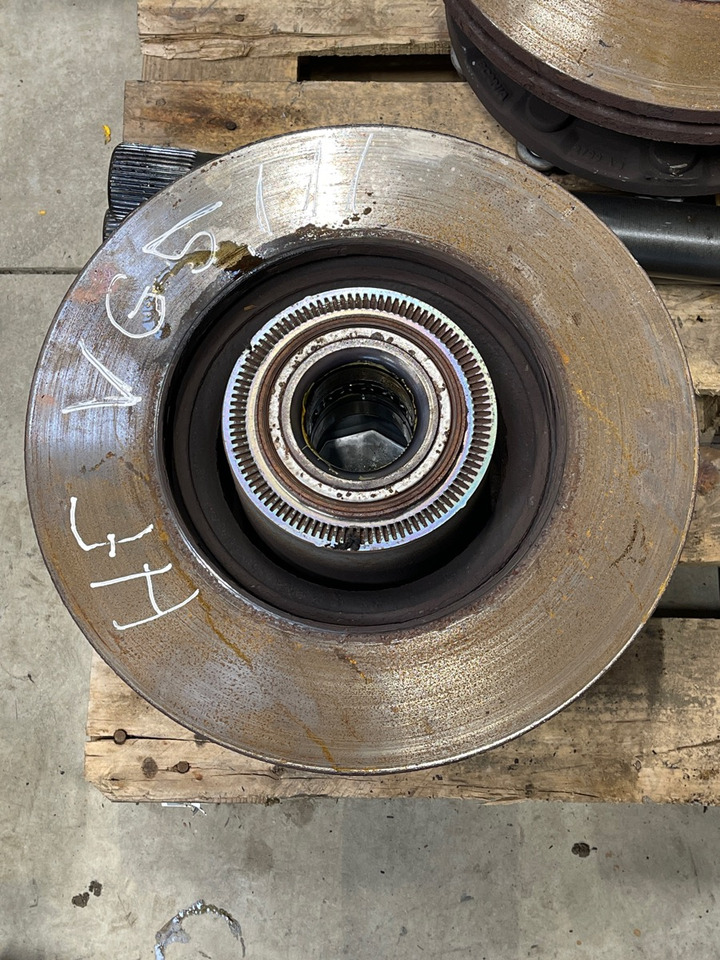 SCANIA FRONT HUB 2296959 - Moyeu pour Camion: photos 1 SCANIA FRONT HUB 2296959 - Moyeu pour Camion: photos 1