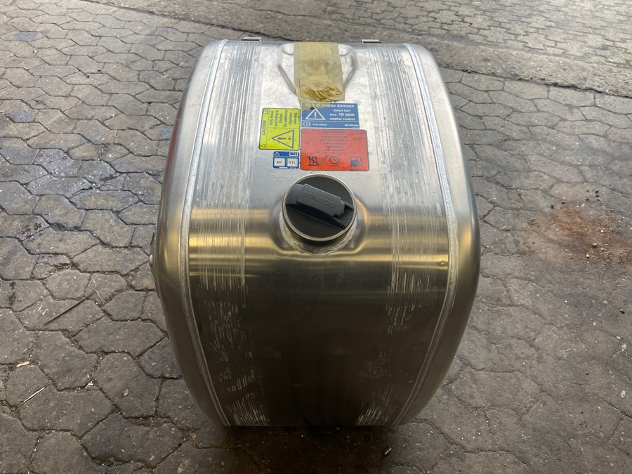 SCANIA FUEL TANK 2710455 - Système de carburant pour Camion: photos 1 SCANIA FUEL TANK 2710455 - Système de carburant pour Camion: photos 1