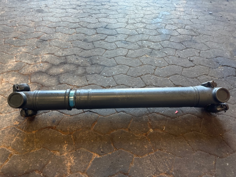 SCANIA PROPSHAFT 1758533 P500 57CM - Arbre à cardan pour Camion: photos 1 SCANIA PROPSHAFT 1758533 P500 57CM - Arbre à cardan pour Camion: photos 1