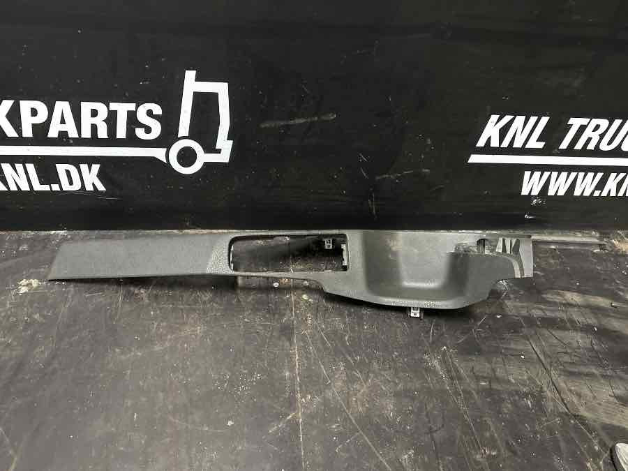 VOLVO DOOR COVER 23772636 - Cabine et intérieur pour Camion: photos 2 VOLVO DOOR COVER 23772636 - Cabine et intérieur pour Camion: photos 2