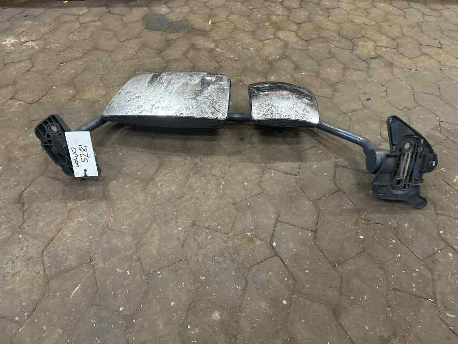 VOLVO MIRROR RIGHT 84273516 - Cabine et intérieur pour Camion: photos 2 VOLVO MIRROR RIGHT 84273516 - Cabine et intérieur pour Camion: photos 2