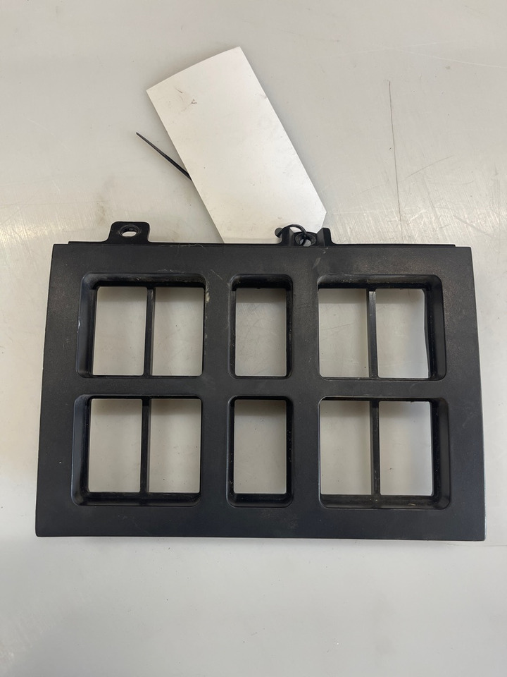 VOLVO PANEL 3175601 - Panel de instrumentos pour Camion: photos 1 VOLVO PANEL 3175601 - Panel de instrumentos pour Camion: photos 1