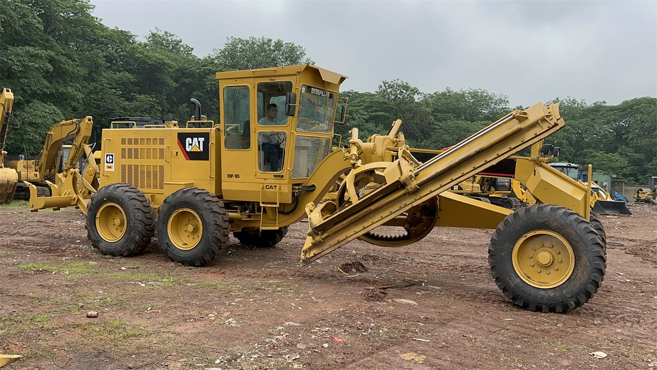 CATERPILLAR 140K - Niveleuse: photos 1 CATERPILLAR 140K - Niveleuse: photos 1