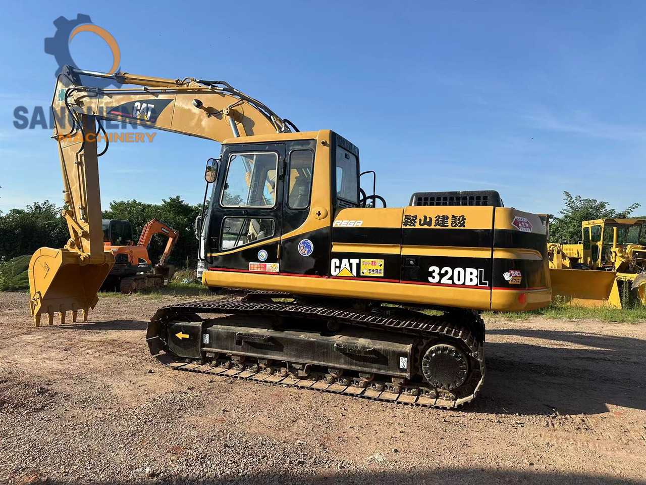 CATERPILLAR 320B - Pelle sur chenille: photos 1 CATERPILLAR 320B - Pelle sur chenille: photos 1