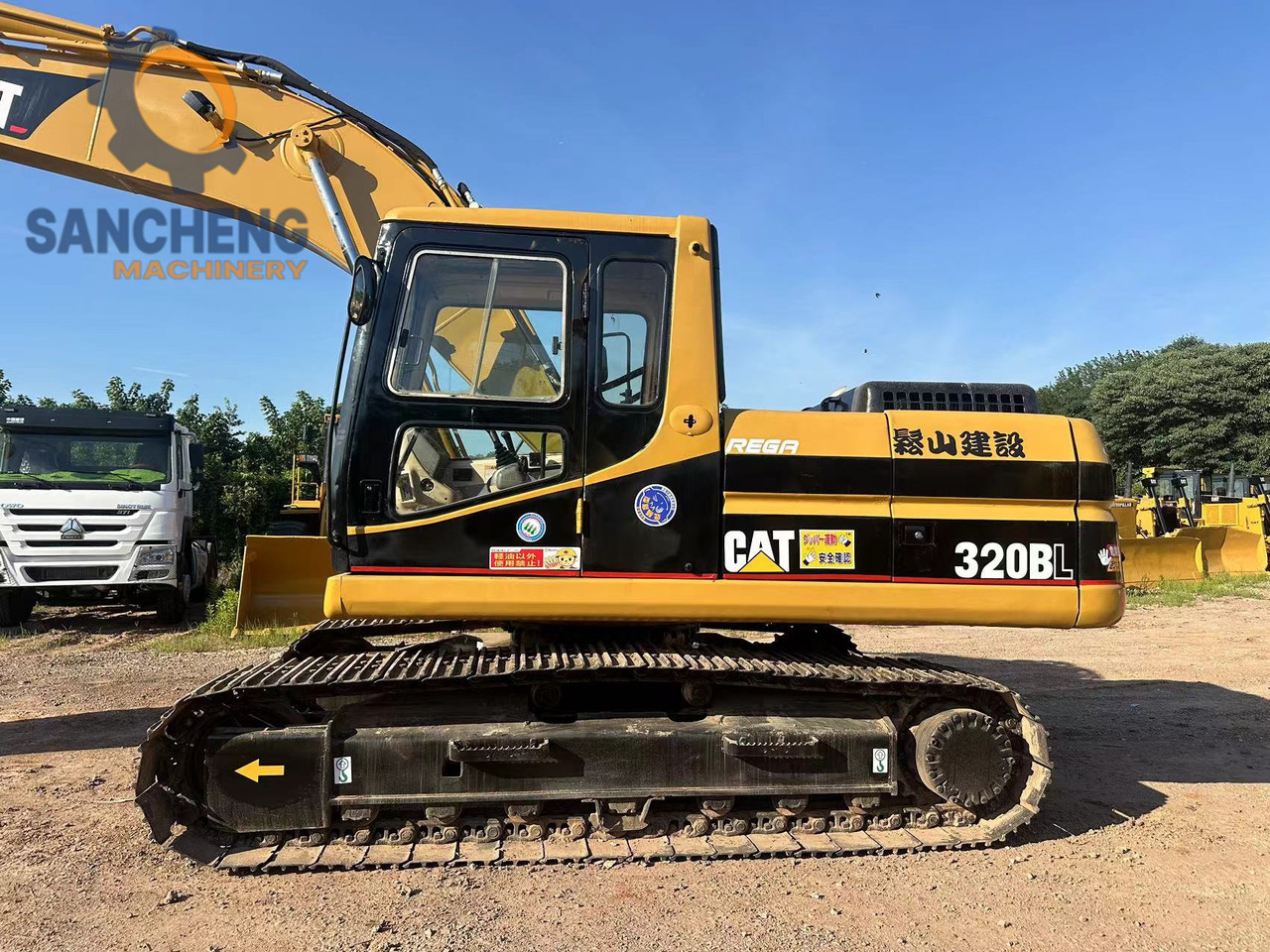 CATERPILLAR 320BL - Pelle sur chenille: photos 3 CATERPILLAR 320BL - Pelle sur chenille: photos 3