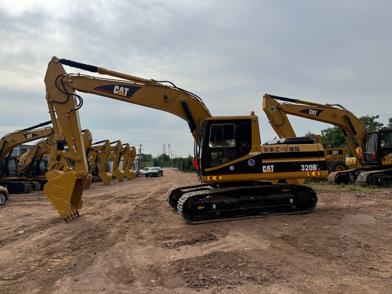 CATERPILLAR 320BL - Pelle sur chenille: photos 4 CATERPILLAR 320BL - Pelle sur chenille: photos 4