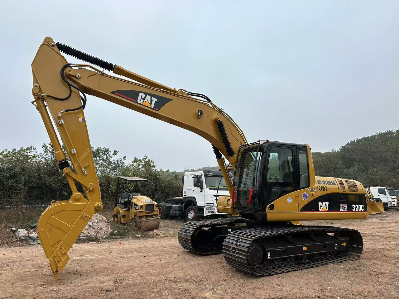 CATERPILLAR 320CL - Pelle sur chenille: photos 4 CATERPILLAR 320CL - Pelle sur chenille: photos 4