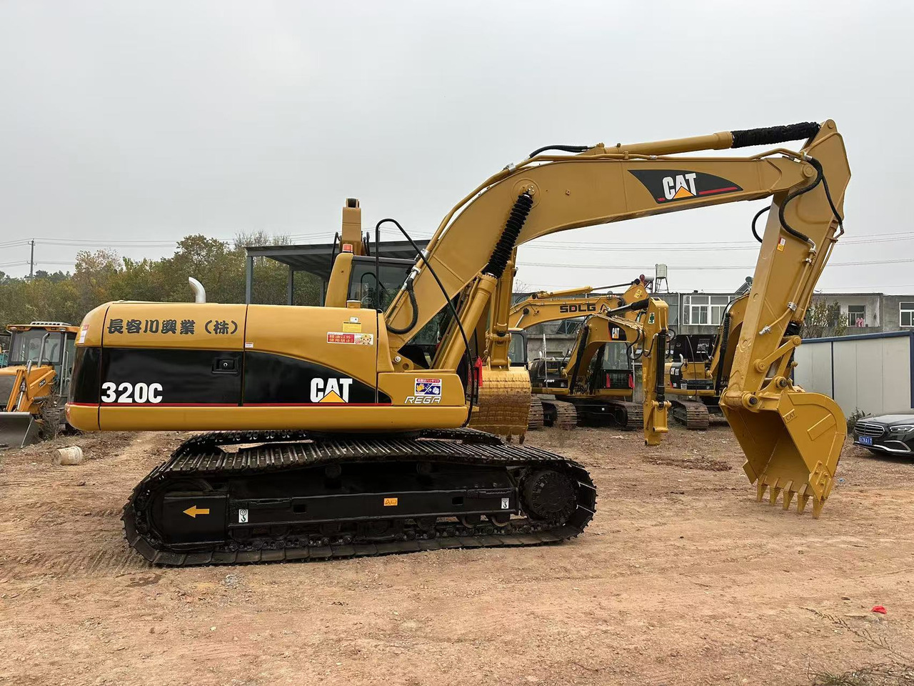 CATERPILLAR 320CL - Pelle sur chenille: photos 1 CATERPILLAR 320CL - Pelle sur chenille: photos 1