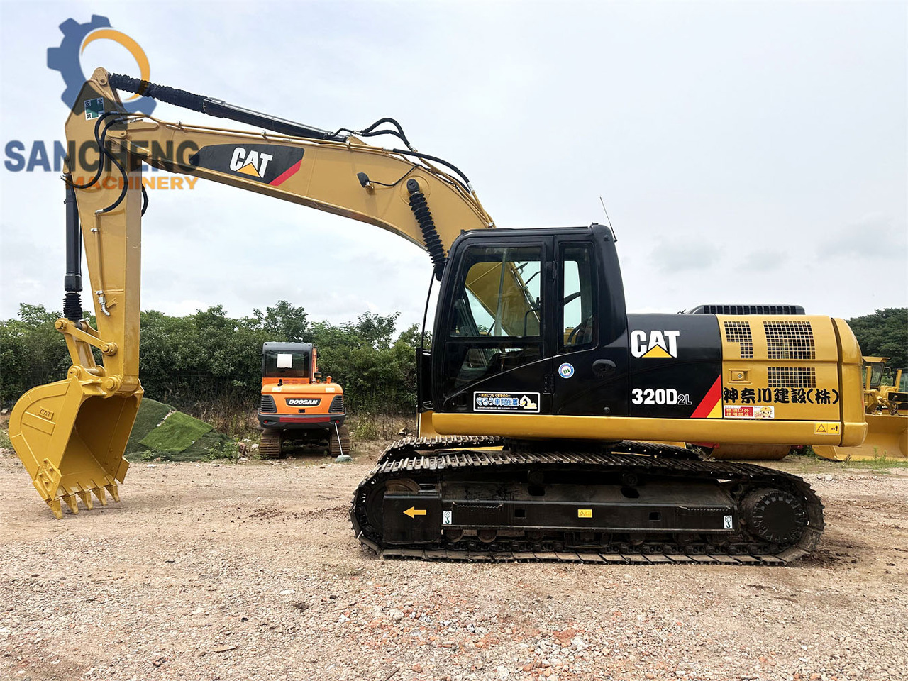 CATERPILLAR 320D2L - Pelle sur chenille: photos 5 CATERPILLAR 320D2L - Pelle sur chenille: photos 5