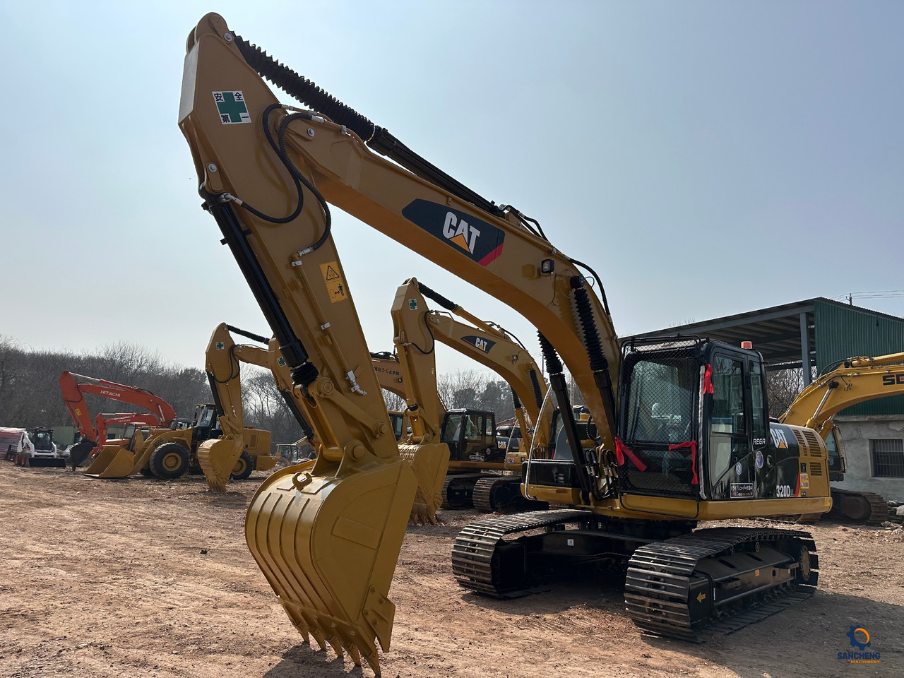 CATERPILLAR 320DL - Pelle sur chenille: photos 4 CATERPILLAR 320DL - Pelle sur chenille: photos 4