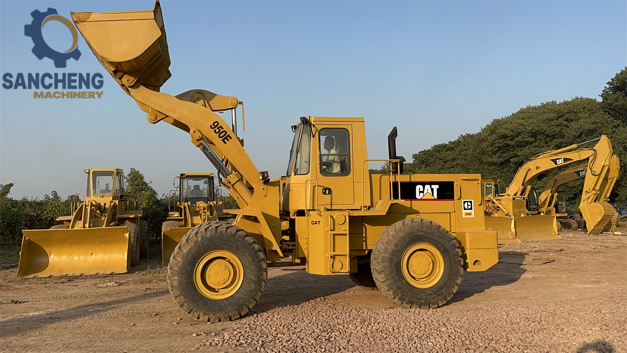 CATERPILLAR 950E - Chargeuse sur pneus: photos 2 CATERPILLAR 950E - Chargeuse sur pneus: photos 2