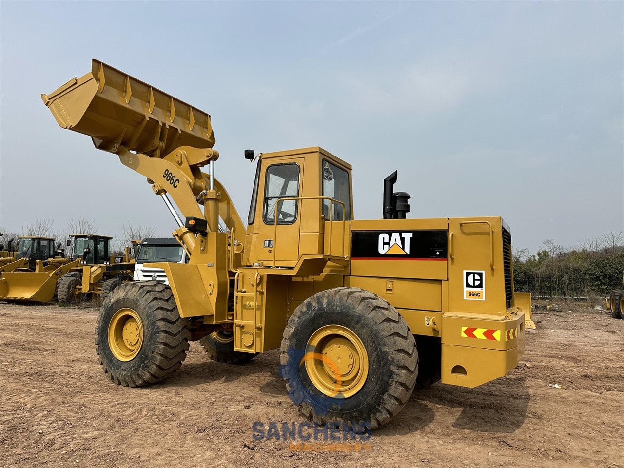 CATERPILLAR 966C - Chargeuse sur pneus: photos 1 CATERPILLAR 966C - Chargeuse sur pneus: photos 1