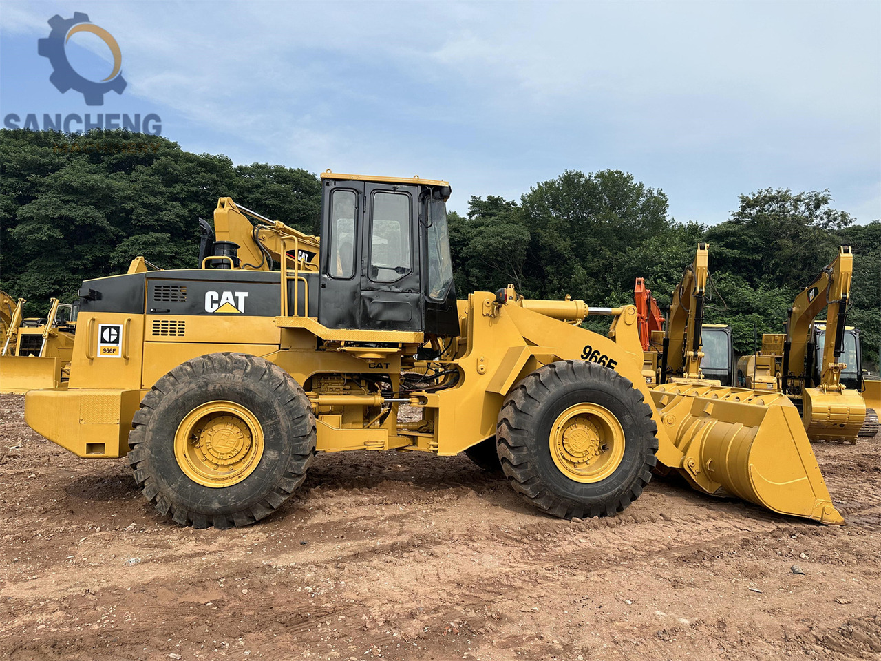 CATERPILLAR 966F - Chargeuse sur pneus: photos 4 CATERPILLAR 966F - Chargeuse sur pneus: photos 4