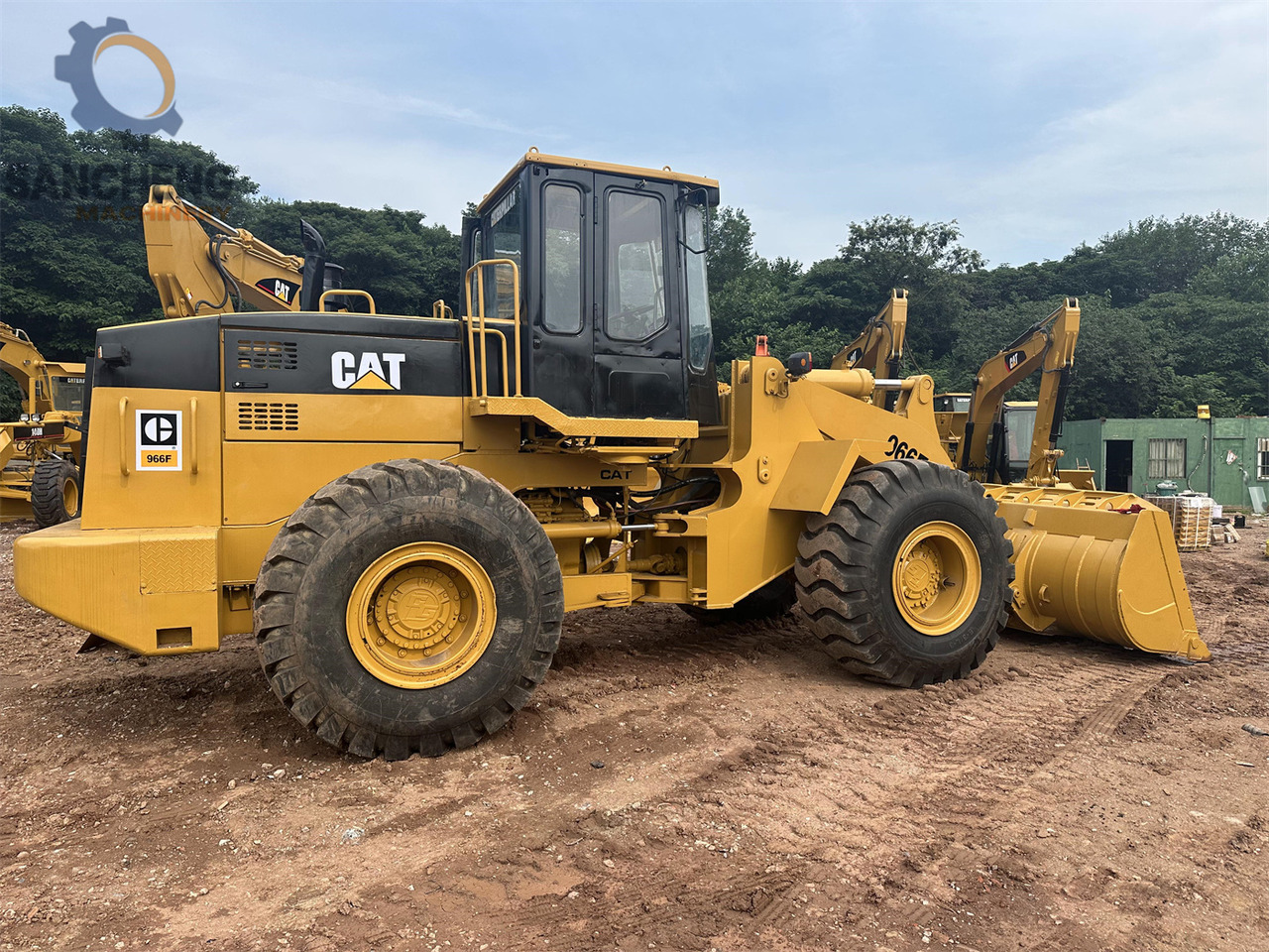CATERPILLAR 966F - Chargeuse sur pneus: photos 3 CATERPILLAR 966F - Chargeuse sur pneus: photos 3