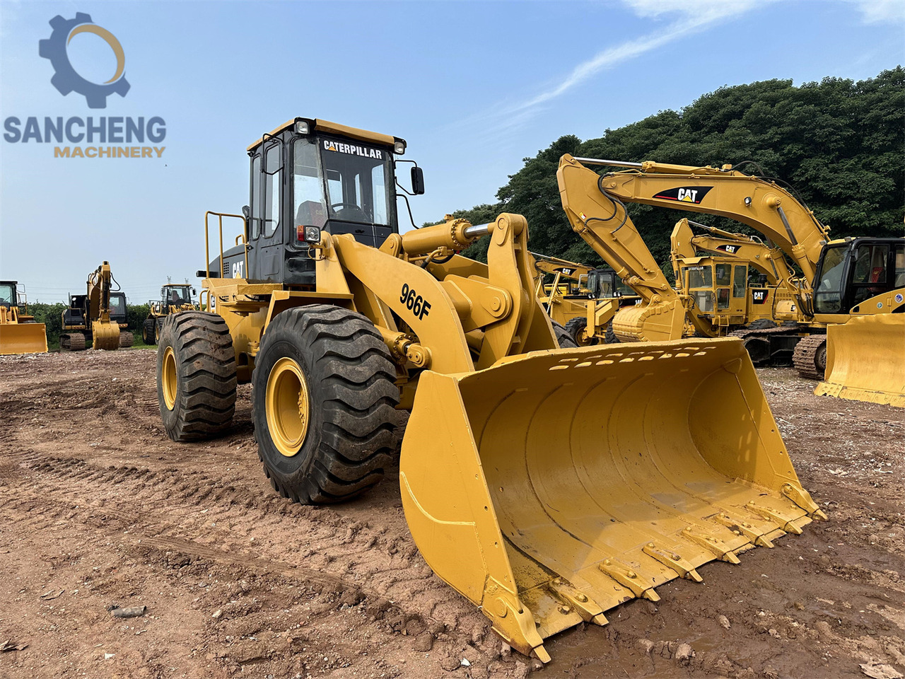 CATERPILLAR 966F - Chargeuse sur pneus: photos 1 CATERPILLAR 966F - Chargeuse sur pneus: photos 1