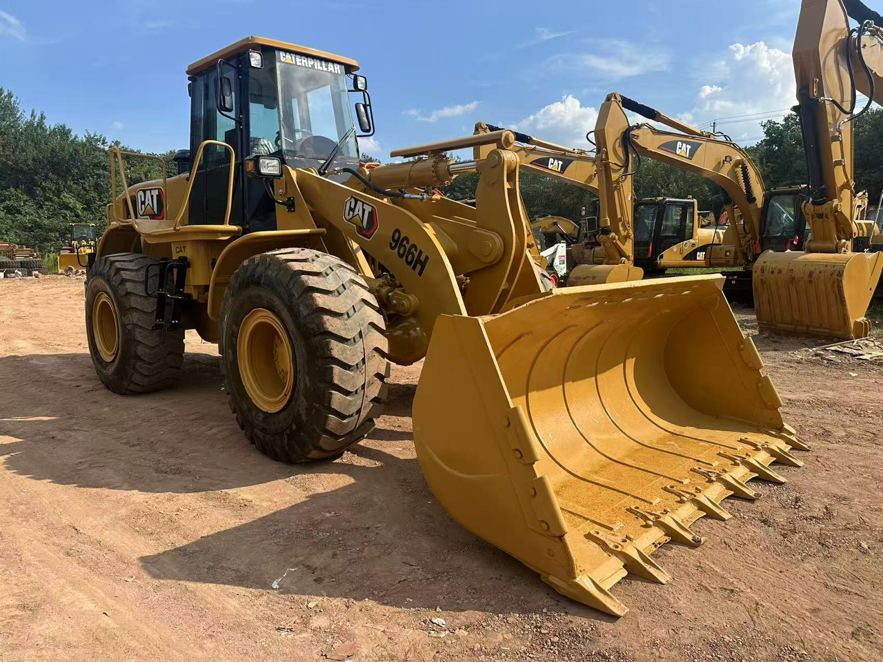 CATERPILLAR 966H - Chargeuse sur pneus: photos 4 CATERPILLAR 966H - Chargeuse sur pneus: photos 4