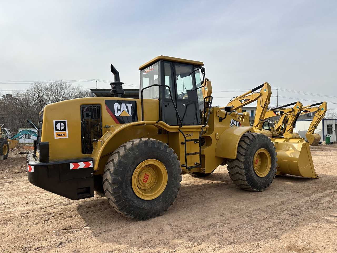 CATERPILLAR 966H - Chargeuse sur pneus: photos 2 CATERPILLAR 966H - Chargeuse sur pneus: photos 2