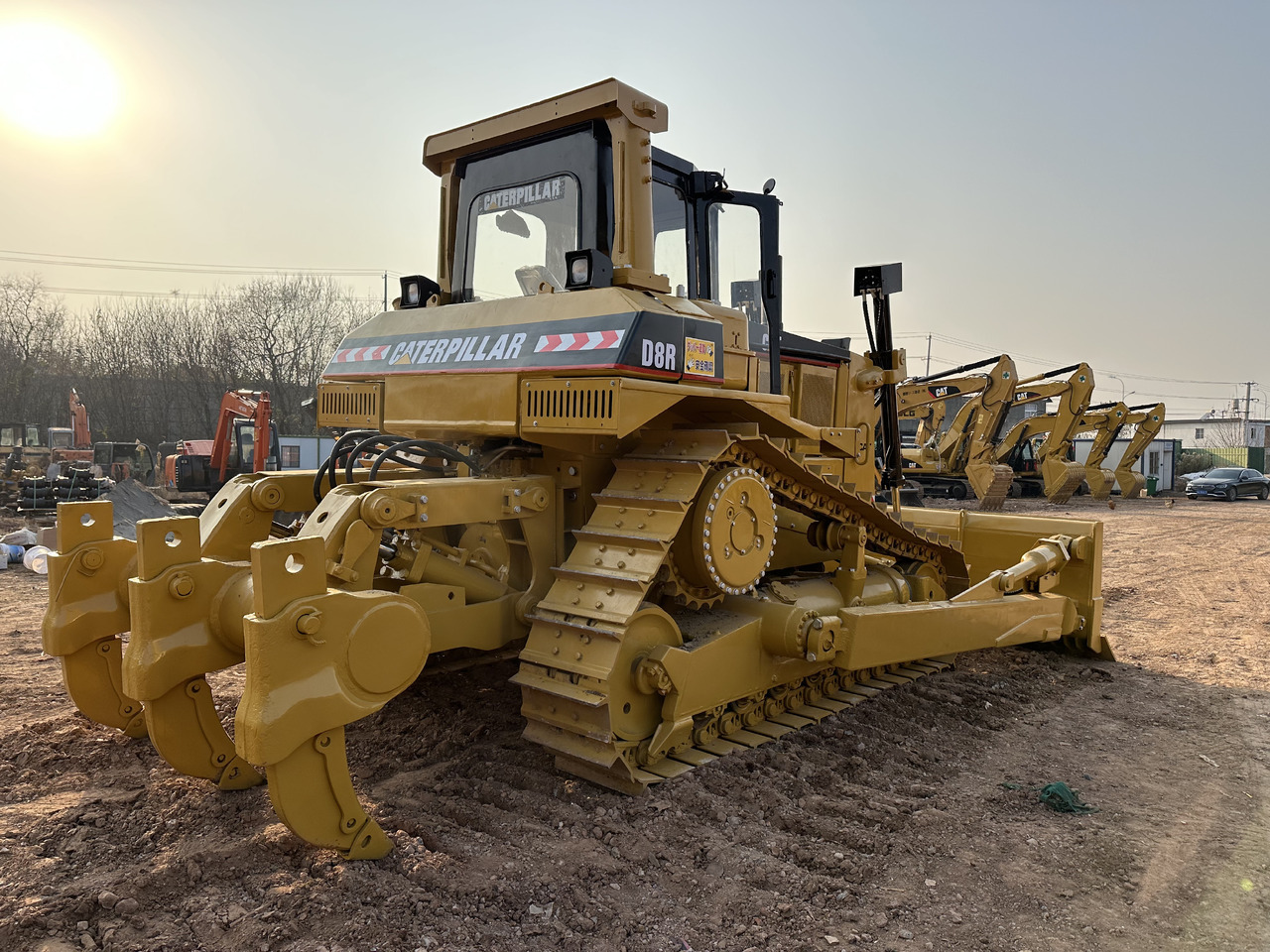 CATERPILLAR D8R - Bulldozer: photos 2 CATERPILLAR D8R - Bulldozer: photos 2
