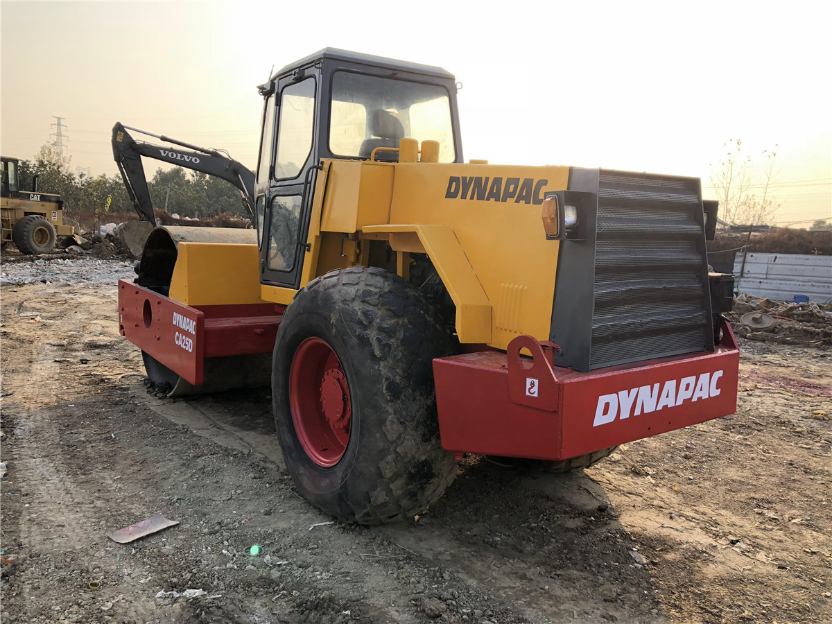 DYNAPAC CA25D - Compacteur: photos 5 DYNAPAC CA25D - Compacteur: photos 5