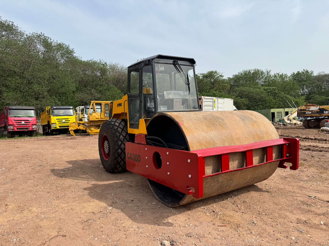 DYNAPAC CA30D - Compacteur: photos 1 DYNAPAC CA30D - Compacteur: photos 1