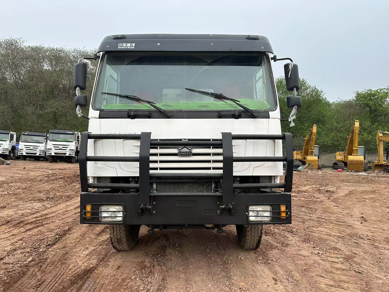 SINOTRUK HOWO 371 with Bumper - Camion benne: photos 3 SINOTRUK HOWO 371 with Bumper - Camion benne: photos 3