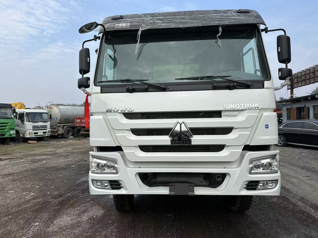 Camion benne pour transport de matériaux granulaires neuf SINOTRUK HOWO 400HP 6X4 Tipper Truck: photos 7 Camion benne pour transport de matériaux granulaires neuf SINOTRUK HOWO 400HP 6X4 Tipper Truck: photos 7