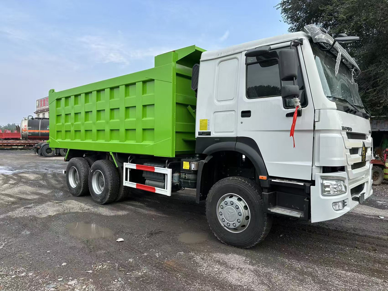 SINOTRUK HOWO 400HP 6X4 Tipper Truck - Camion benne: photos 5 SINOTRUK HOWO 400HP 6X4 Tipper Truck - Camion benne: photos 5