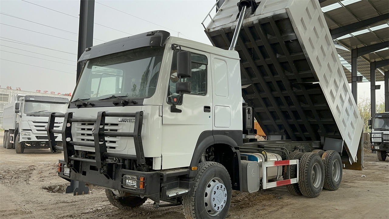 SINOTRUK HOWO Dump truck 371 6x4 - Camion benne: photos 1 SINOTRUK HOWO Dump truck 371 6x4 - Camion benne: photos 1