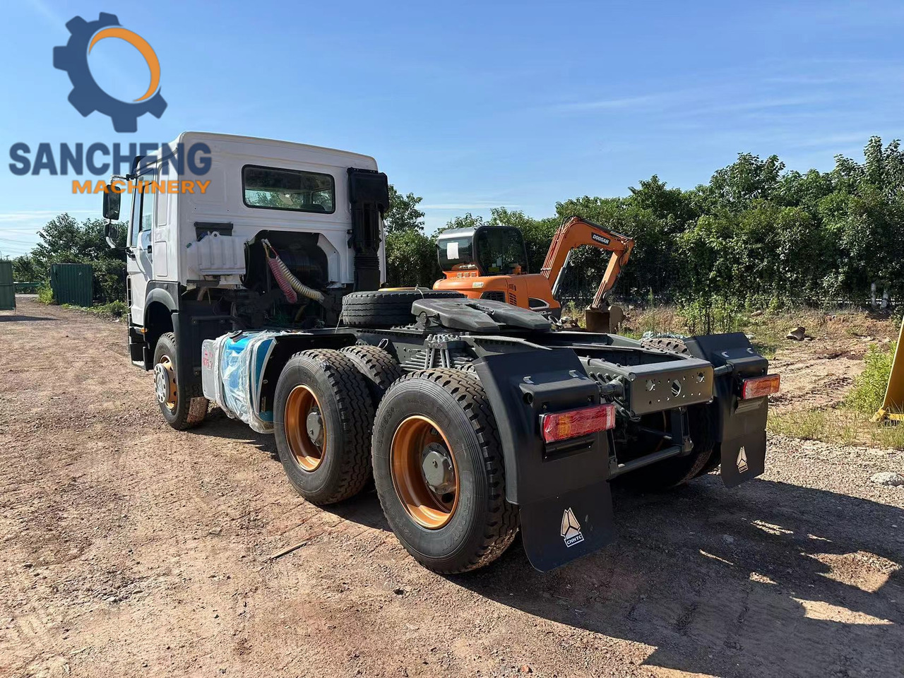SINOTRUK HOWO Truck Head 371 - Tracteur routier: photos 5 SINOTRUK HOWO Truck Head 371 - Tracteur routier: photos 5