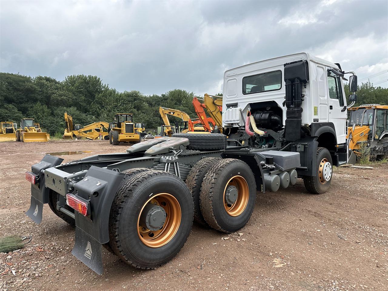 SINOTRUK Howo tractor unit 420hp - Tracteur routier: photos 4 SINOTRUK Howo tractor unit 420hp - Tracteur routier: photos 4